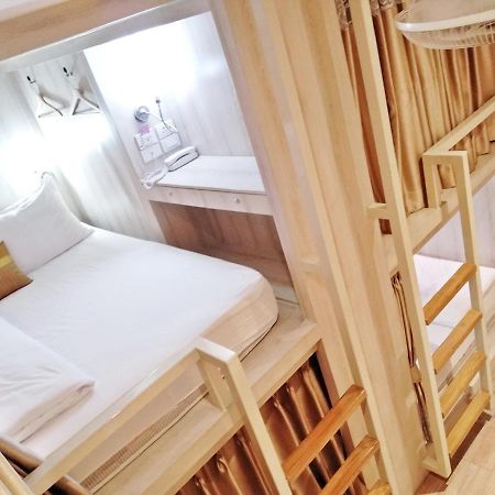 בנגקוק Mariya Lady Hostel Suvarnabhumi Airport מראה חיצוני תמונה